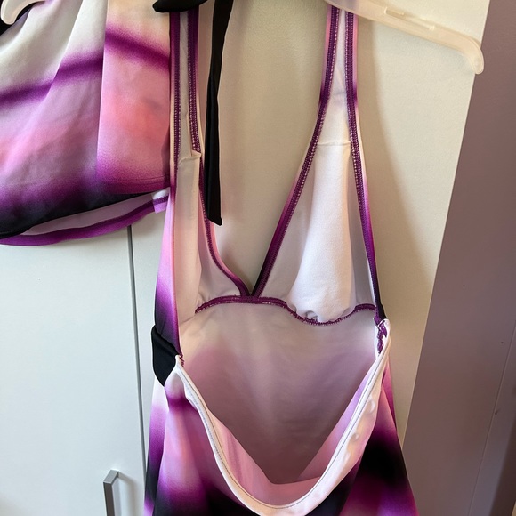 Woman bathing suit - Picture 9 of 13